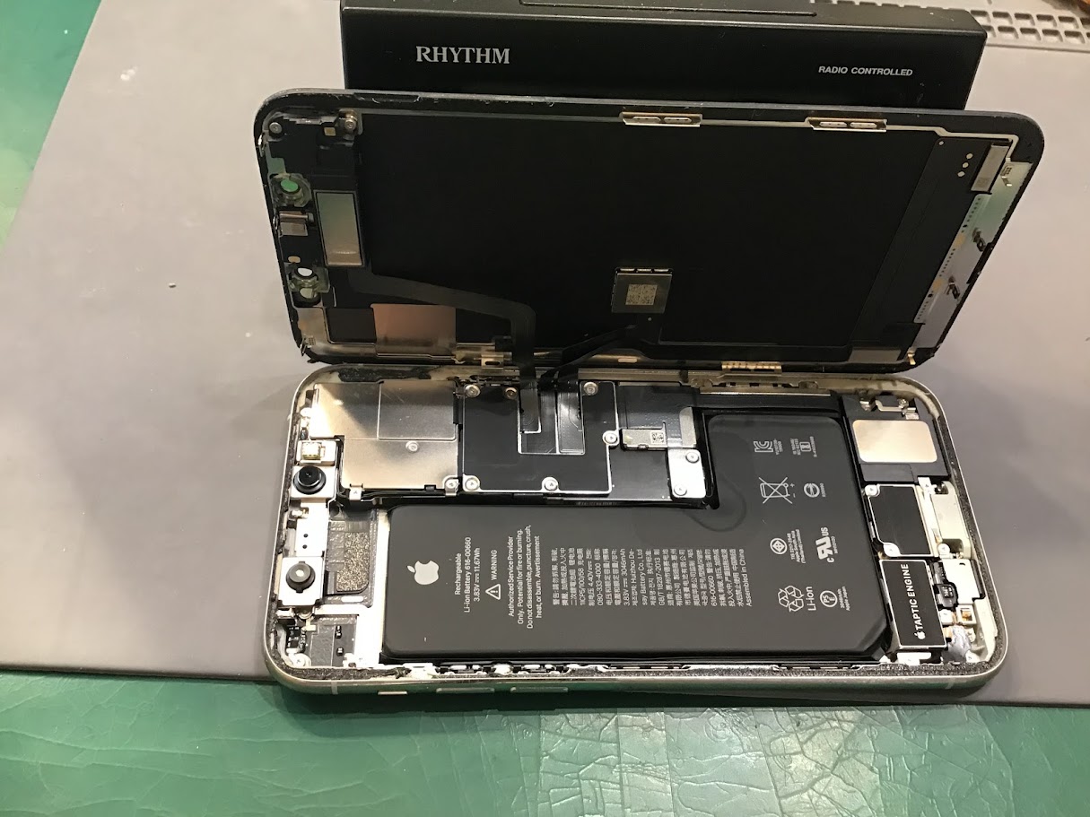 iPhone11Proのバッテリー交換ならデータそのまま修理可能なスマホ修理工房セレオ甲府店へ！